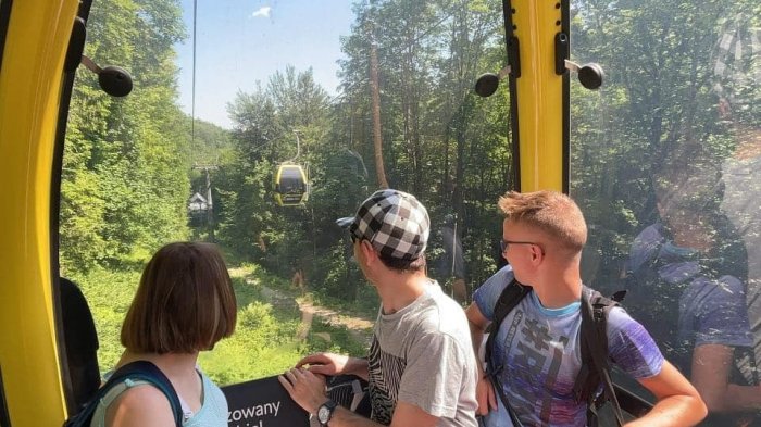 Podróż wagonikami.