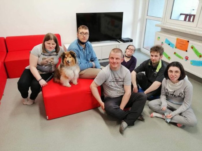 Uczestnicy dogoterapii.