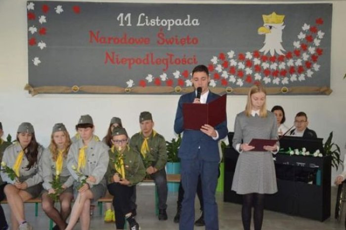 Apel z okazji 11 listopada Święta Odzyskania Niepodległości.