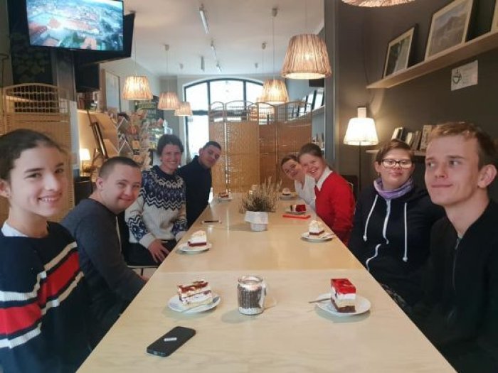 Przyjęcie urodzinowe Oliwki w kawiarni