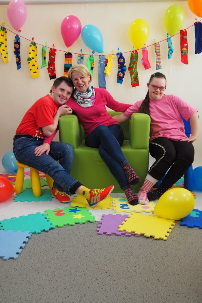 Sesja zdjęciowa Pani Dyrektor i naszych uczniów .