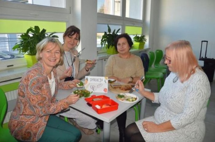 Zdrowe śniadania pań dyrektorek.