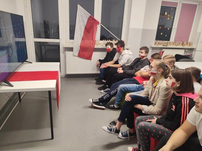 Z wielką nadzieją czekamy na wygraną.