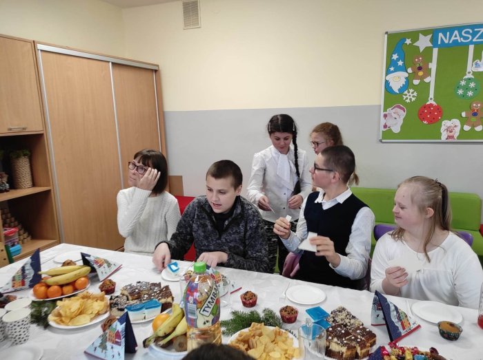 Dzielimy się opłatkiem.