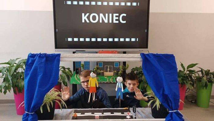 Uczniowie podczas nagrania.