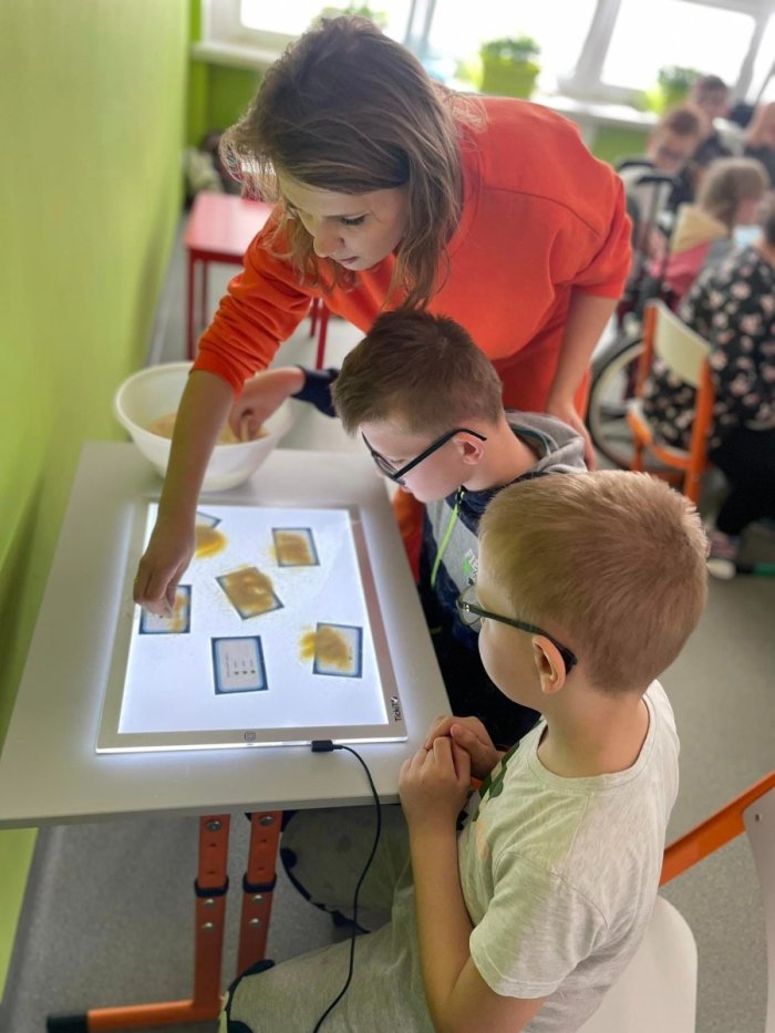 Ćwiczenia rozwijające sprawność manualną.